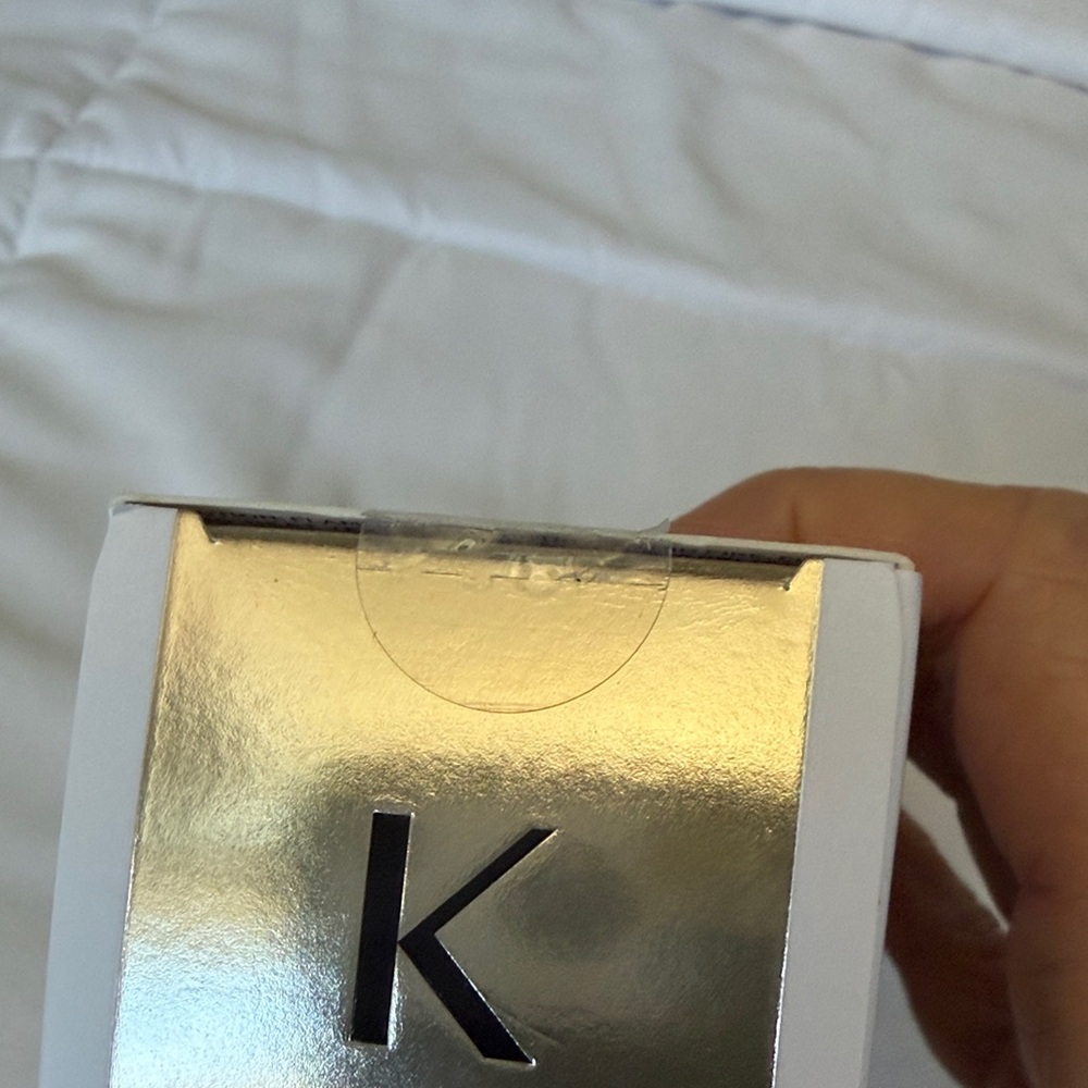 Kerastase Elixir Ultime Hair Oil – Gold 
Brand new in sealed box PRICE FIRM - Picture 10 of 10